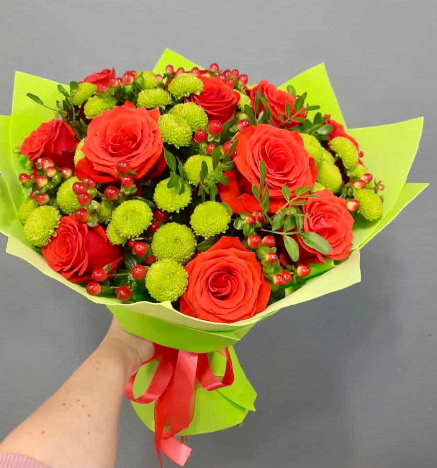 Букет признание в Шексне Букет цветов из: Хризантемы и Розы в Шексне