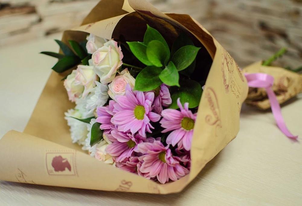 Букет улыбка в Шексне Букет цветов из: Розы и Хризантемы в Шексне