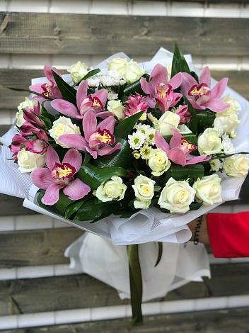 Букет цветов из: Розы и Хризантемы в Шексне