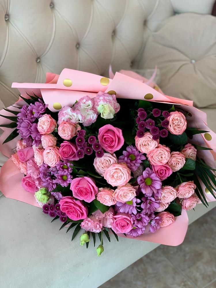 Букет цветов из: Хризантемы, Розы и Лизиантусы в Шексне