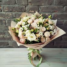 Букет нежное ассорти в Шексне Букет цветов из:  Альстромерии, Розы и Хризантемы в Шексне