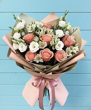 Букет цветов из:  Розы, Альстромерии и Лизиантусы в Шексне