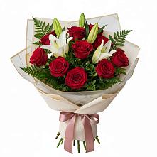 Букет цветов из:  Лилии и Розы в Шексне