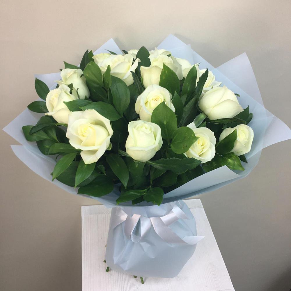 Букет 15 Белых роз Проуд в Шексне