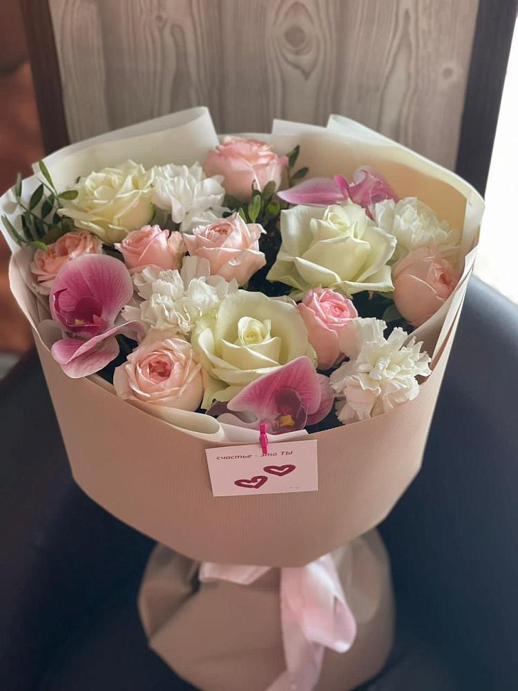 Букет цветов из: Орхидеи, Розы и Гвоздики в Шексне