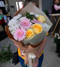 Букет цветов из:  Герберы, Розы и Хризантемы в Шексне