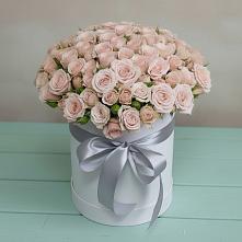 Цветочная композиция из Розы в шляпной коробке в Шексне