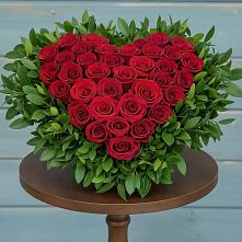 Цветочная композиция из Розы в виде сердца в Шексне