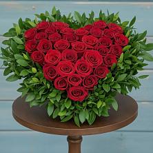 Композиция Сердце в любви в Шексне Цветочная композиция из Розы в виде сердца в Шексне