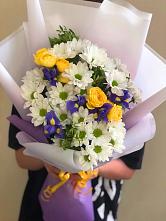 Букет цветов из:  Ирисы, Хризантемы и Розы #REPLACE_PRED# Шексне