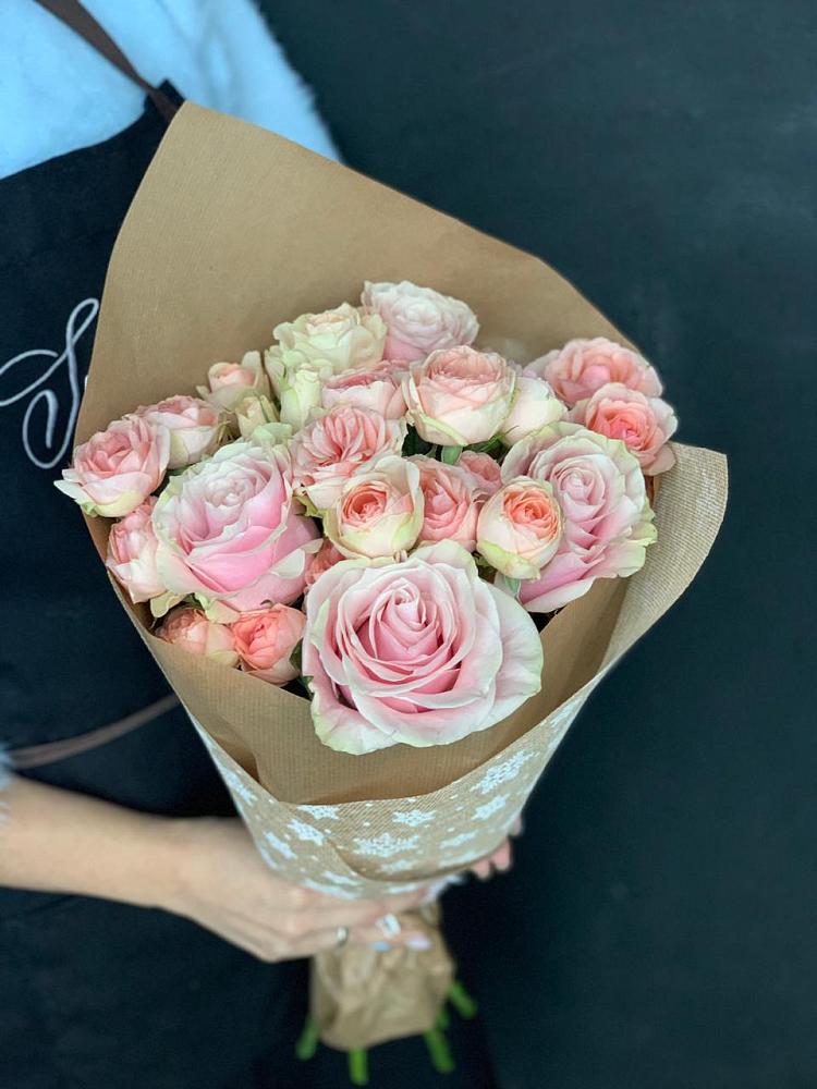 Букет ванильный зефир в Шексне Букет цветов из: Хризантемы и Розы в Шексне