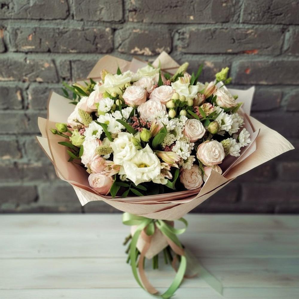 Букет нежное ассорти в Шексне Букет цветов из: Альстромерии, Розы и Хризантемы в Шексне