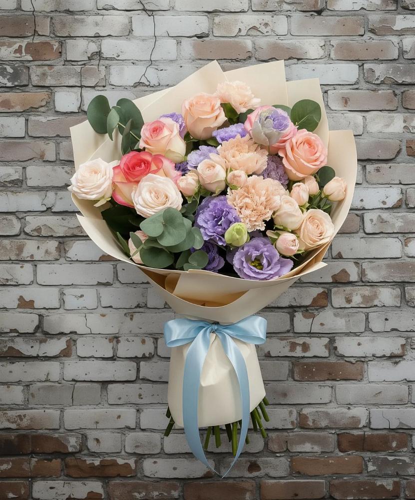 Букет цветов из: Розы, Лизиантусы и Гвоздики в Шексне