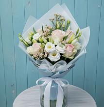 Букет цветов из:  Розы и Лизиантусы в Шексне