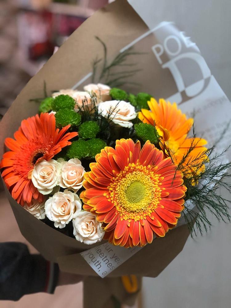 Букет желтый закат в Шексне Букет цветов из: Герберы, Хризантемы и Розы в Шексне