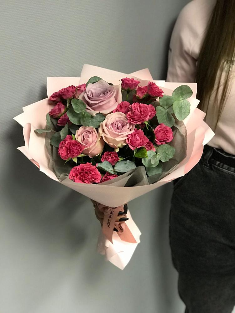 Букет восхищение в Шексне Букет цветов из: Гвоздики и Розы в Шексне