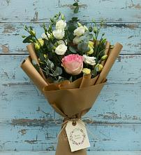 Букет цветов из:  Розы и Лизиантусы #REPLACE_PRED# Шексне